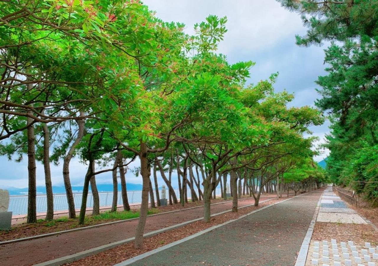 Namhae Sports Park Hotel ภายนอก รูปภาพ