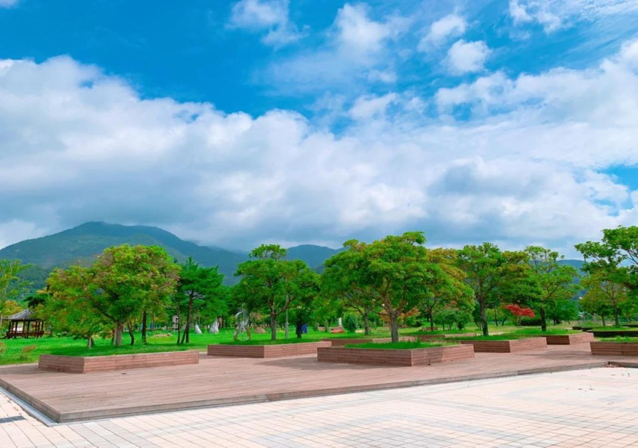 Namhae Sports Park Hotel ภายนอก รูปภาพ