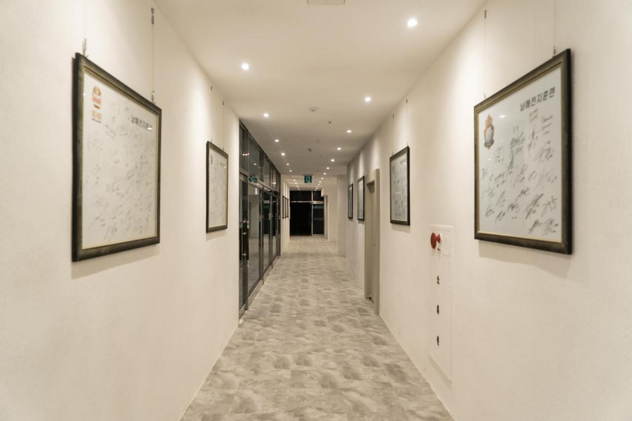Namhae Sports Park Hotel ภายนอก รูปภาพ