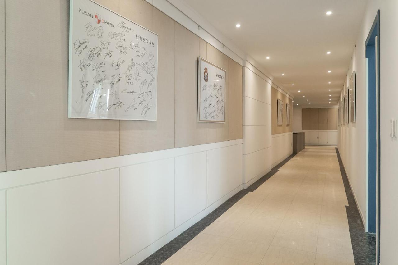 Namhae Sports Park Hotel ภายนอก รูปภาพ